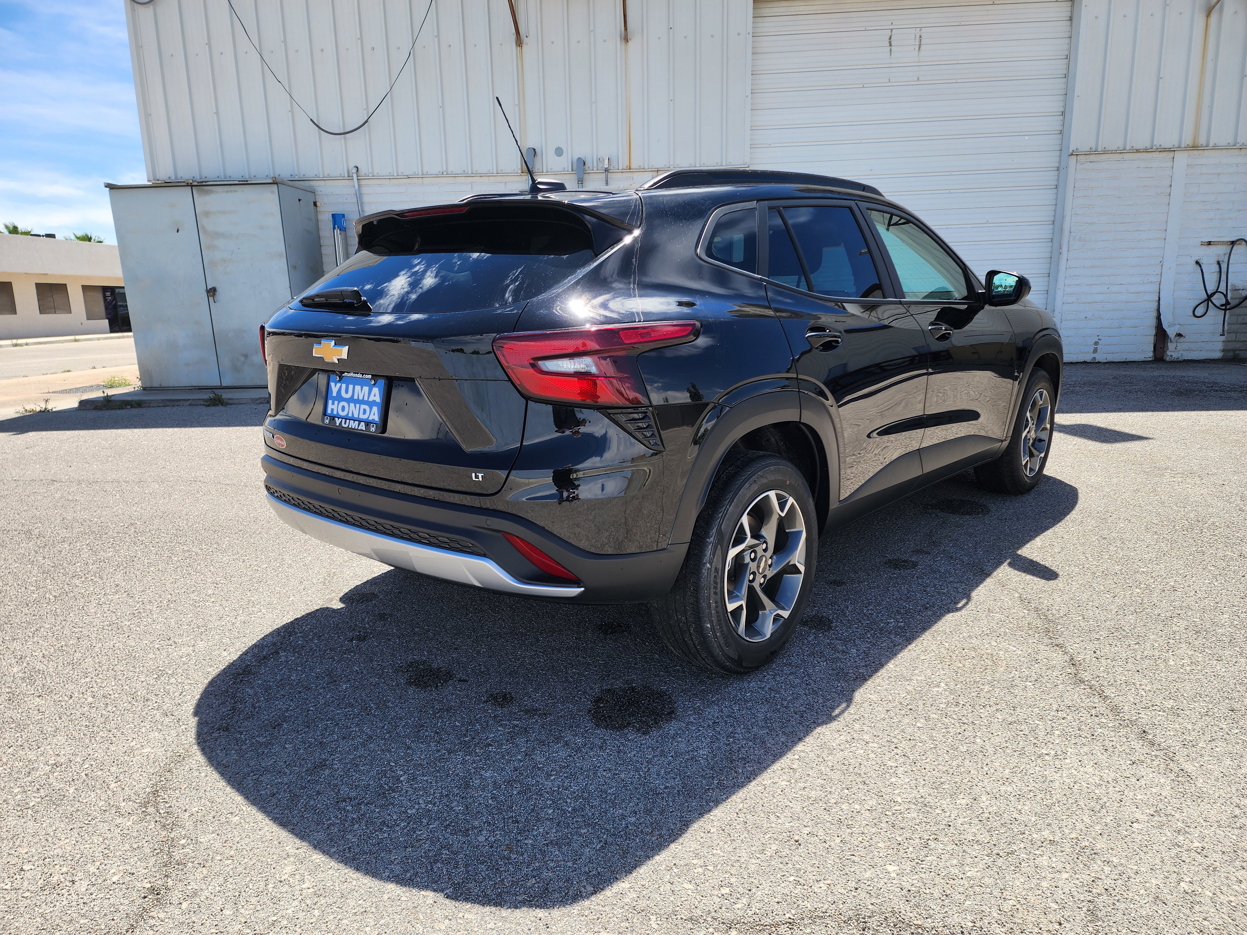 Used 2025 Chevrolet Trax LT w/ Driver Confidence Package image 11