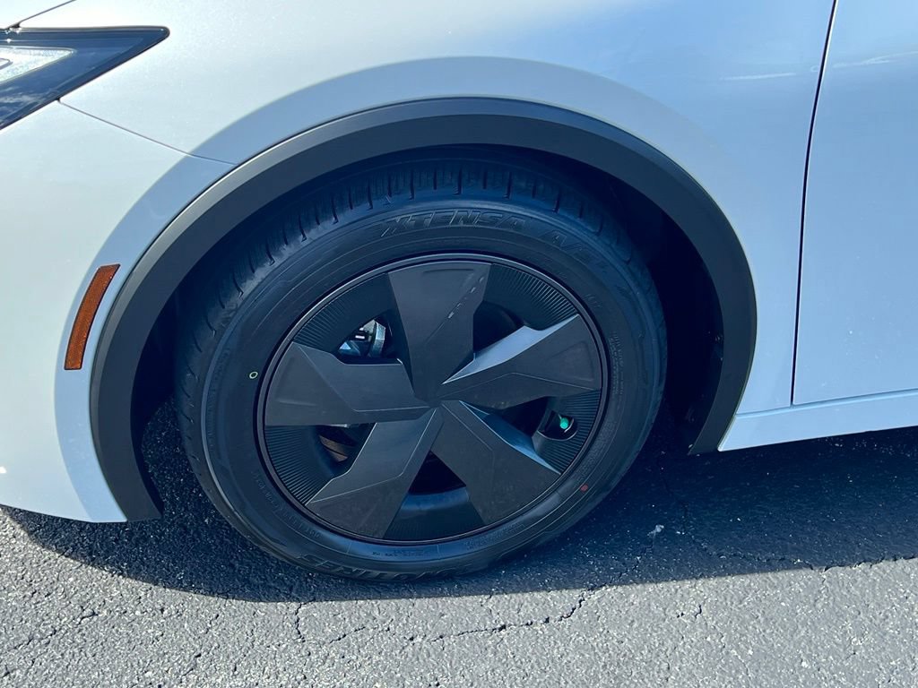Certified 2026 Toyota Prius LE FWD image 9