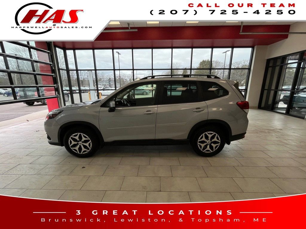Used 2022 Subaru Forester Premium image 2