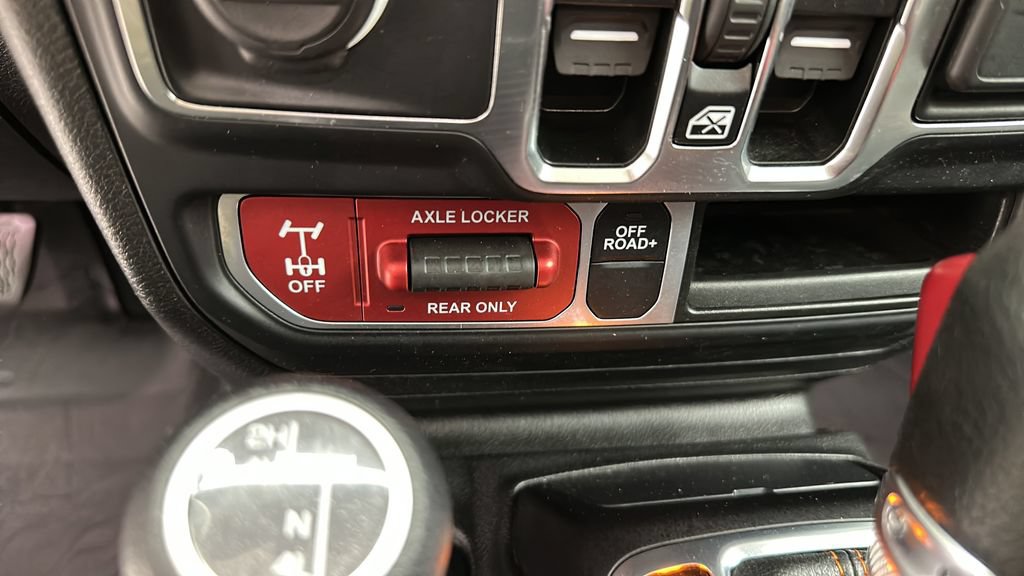 Used 2023 Jeep Gladiator Mojave w/ Cold Weather Group AWD/4WD image 23