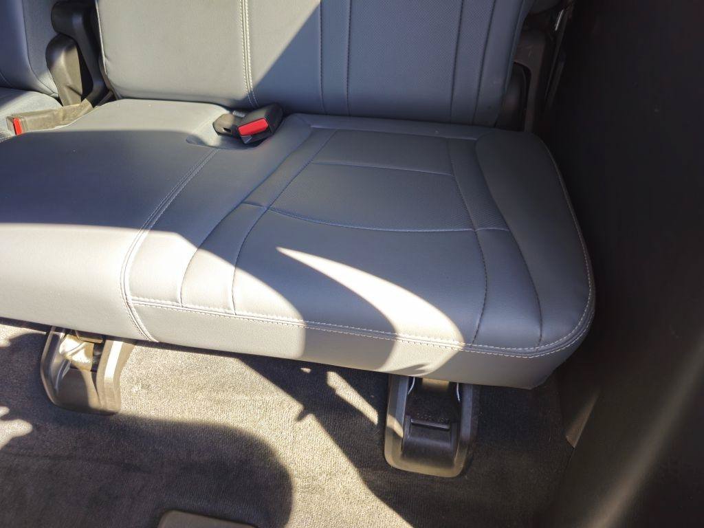 Used 2021 Buick Enclave Essence w/ Sound and Sites Package AWD/4WD image 40