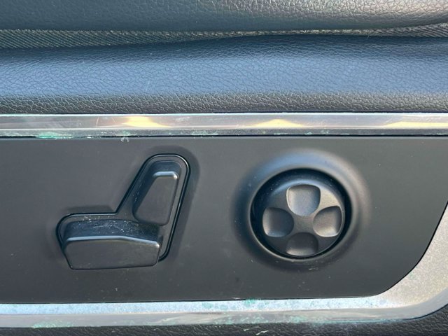 Used 2019 RAM 1500 Laramie w/ Off Road Group AWD/4WD image 18