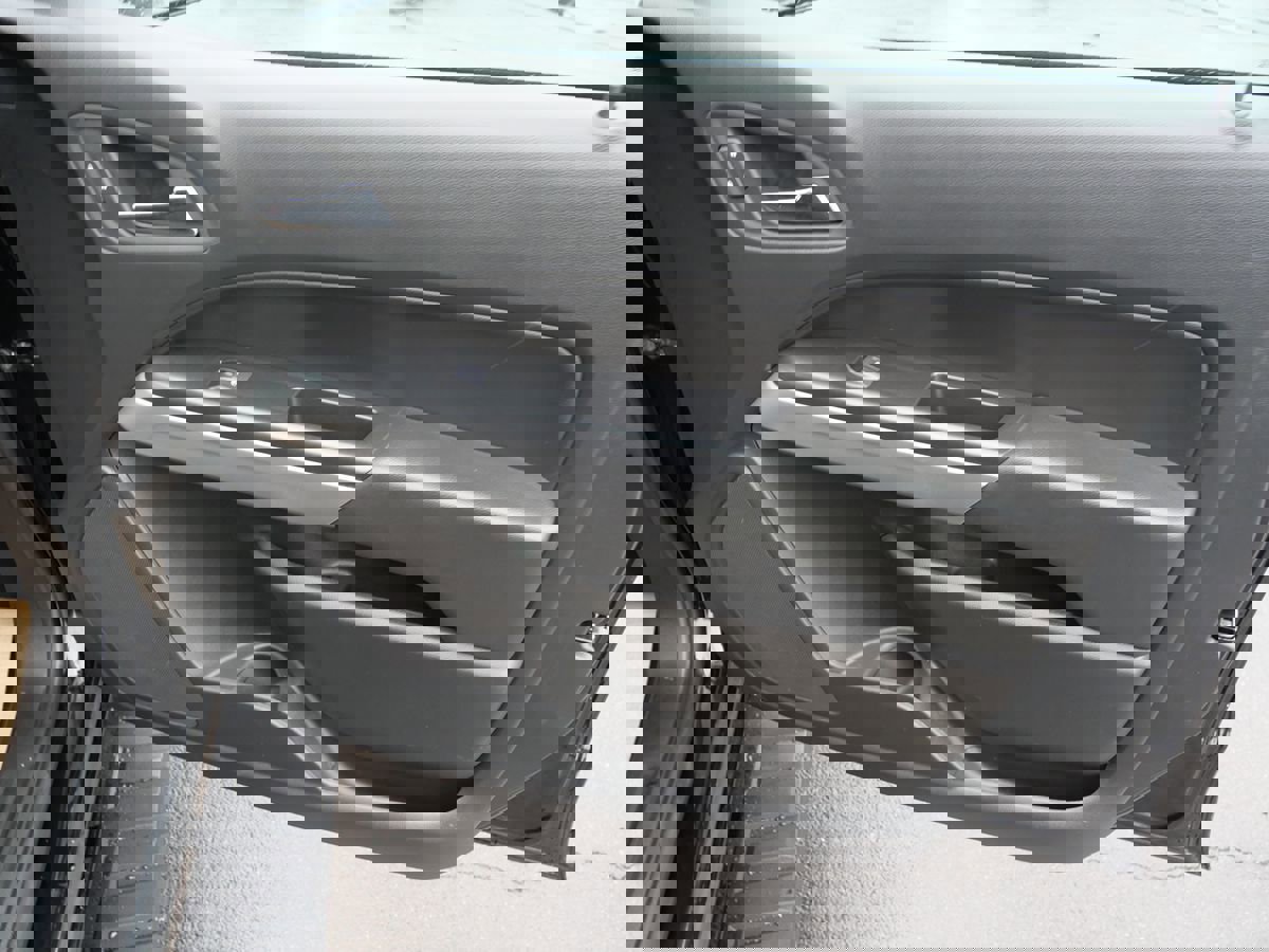 Used 2022 Chevrolet Colorado LT w/ LT Convenience Package image 29