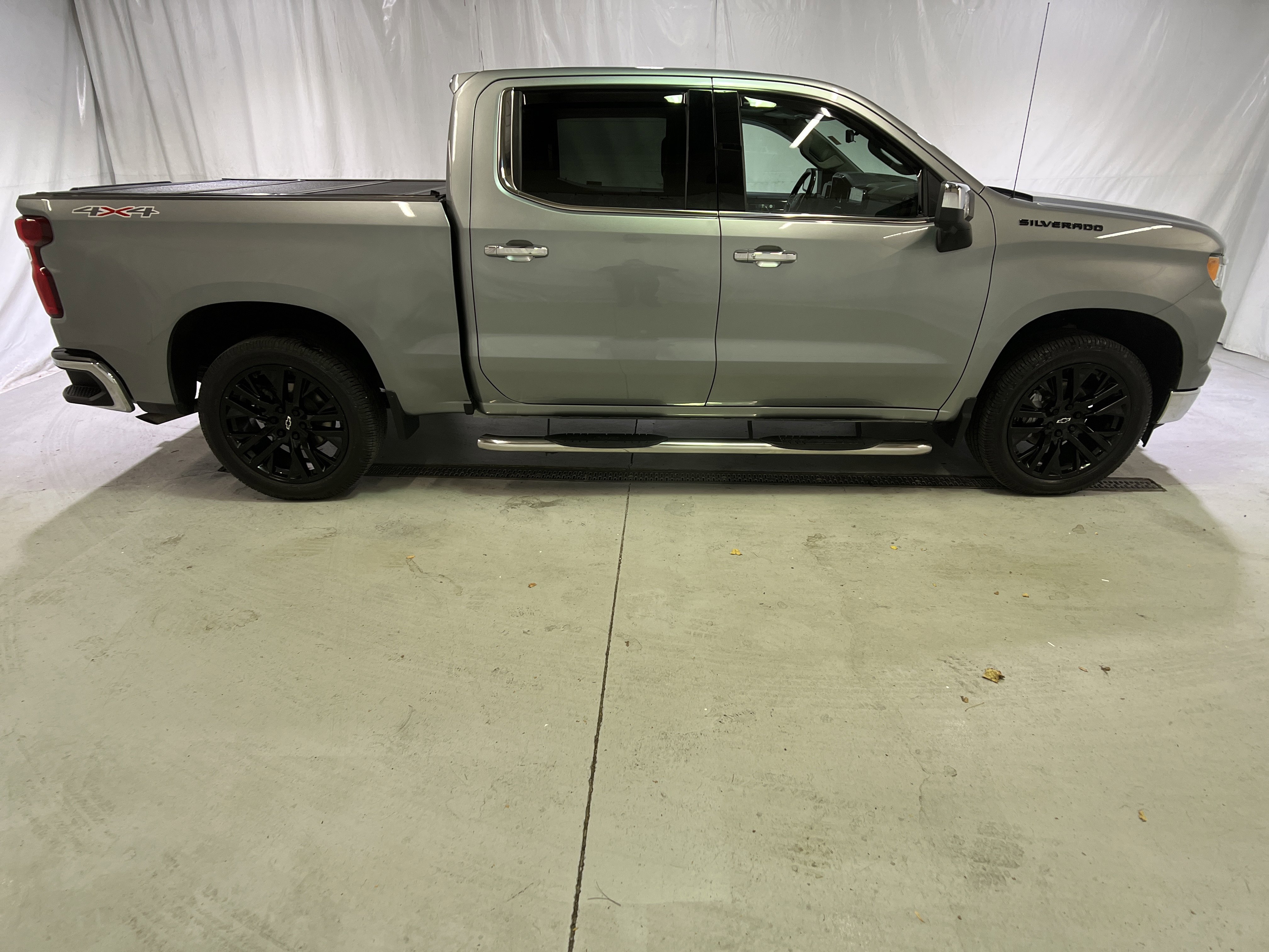 Used 2023 Chevrolet Silverado 1500 LTZ w/ LTZ Premium Package image 12