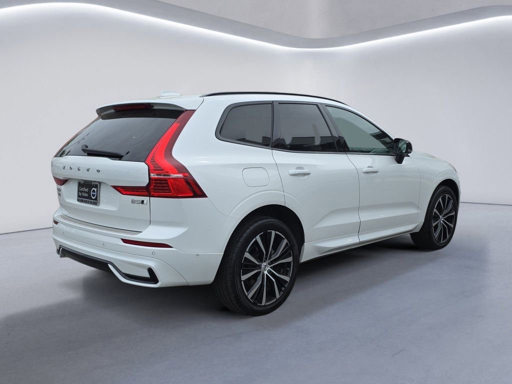 Used 2023 Volvo XC60 B5 Plus w/ Protection Package Premier AWD/4WD image 4
