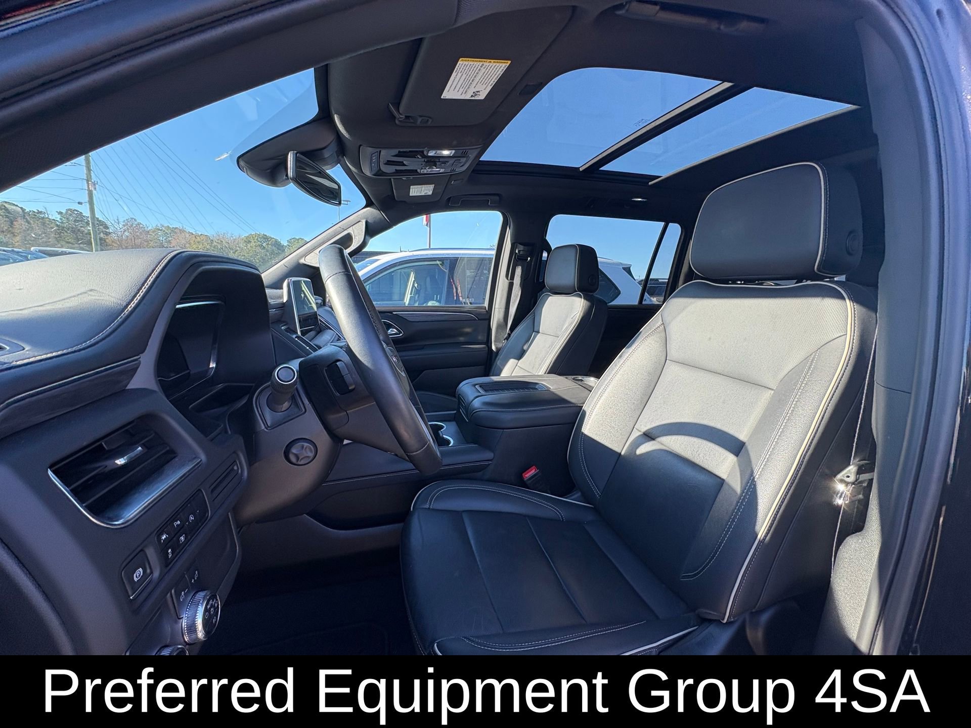 Used 2024 GMC Yukon XL SLT w/ SLT Premium Package image 2