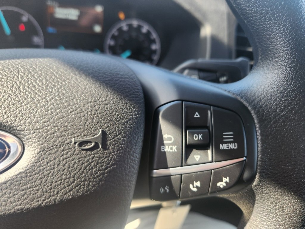 Used 2023 Ford E-Transit Medium Roof image 23