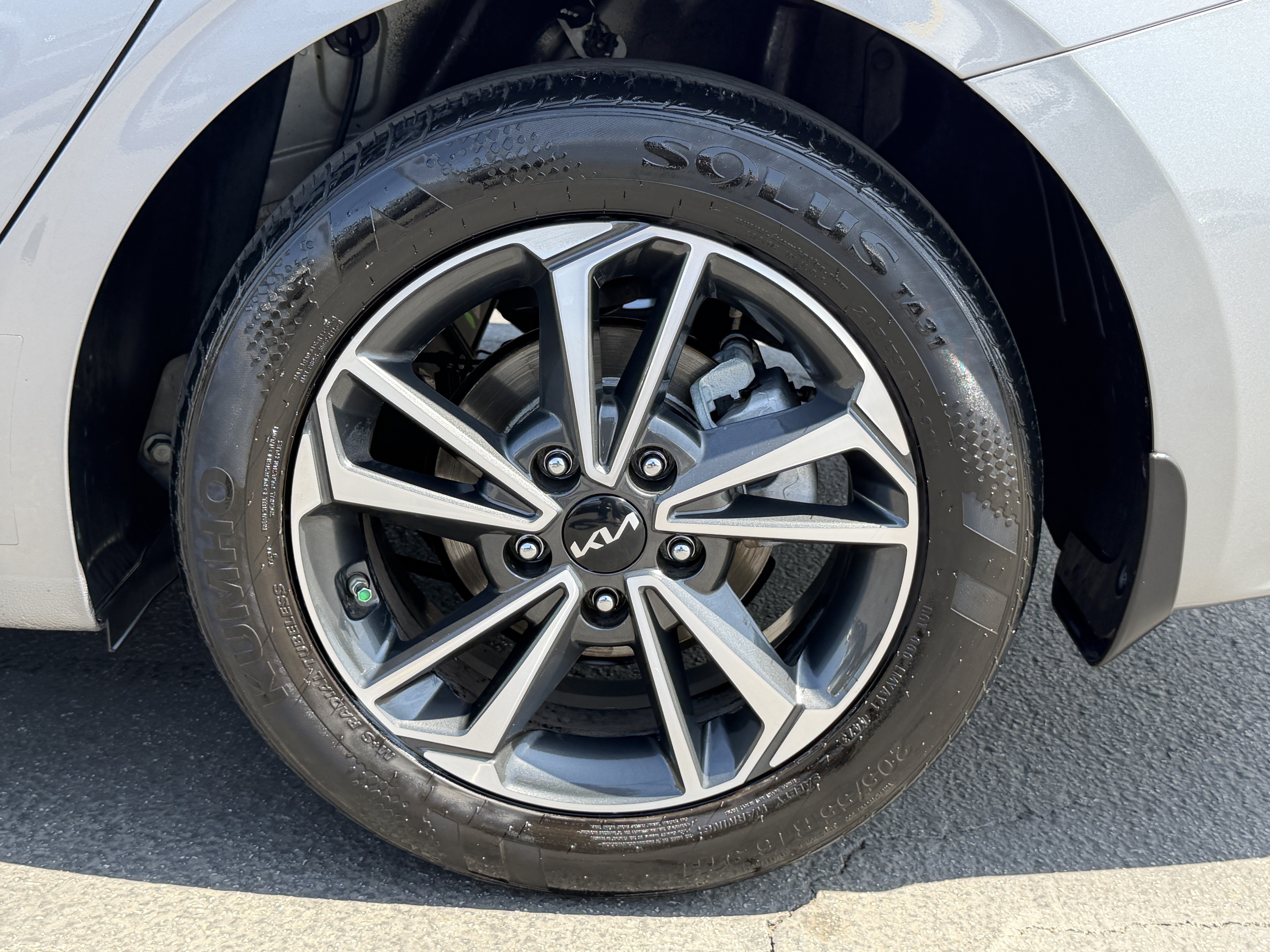 Certified 2024 Kia Forte LXS w/ LXS Technology Package FWD image 11