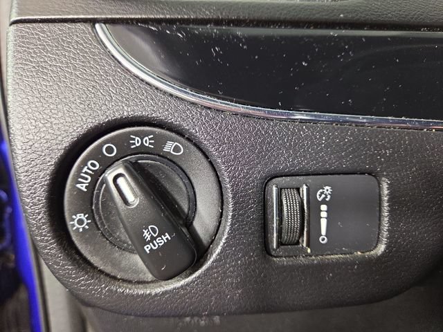 Used 2020 Dodge Grand Caravan SE FWD image 26