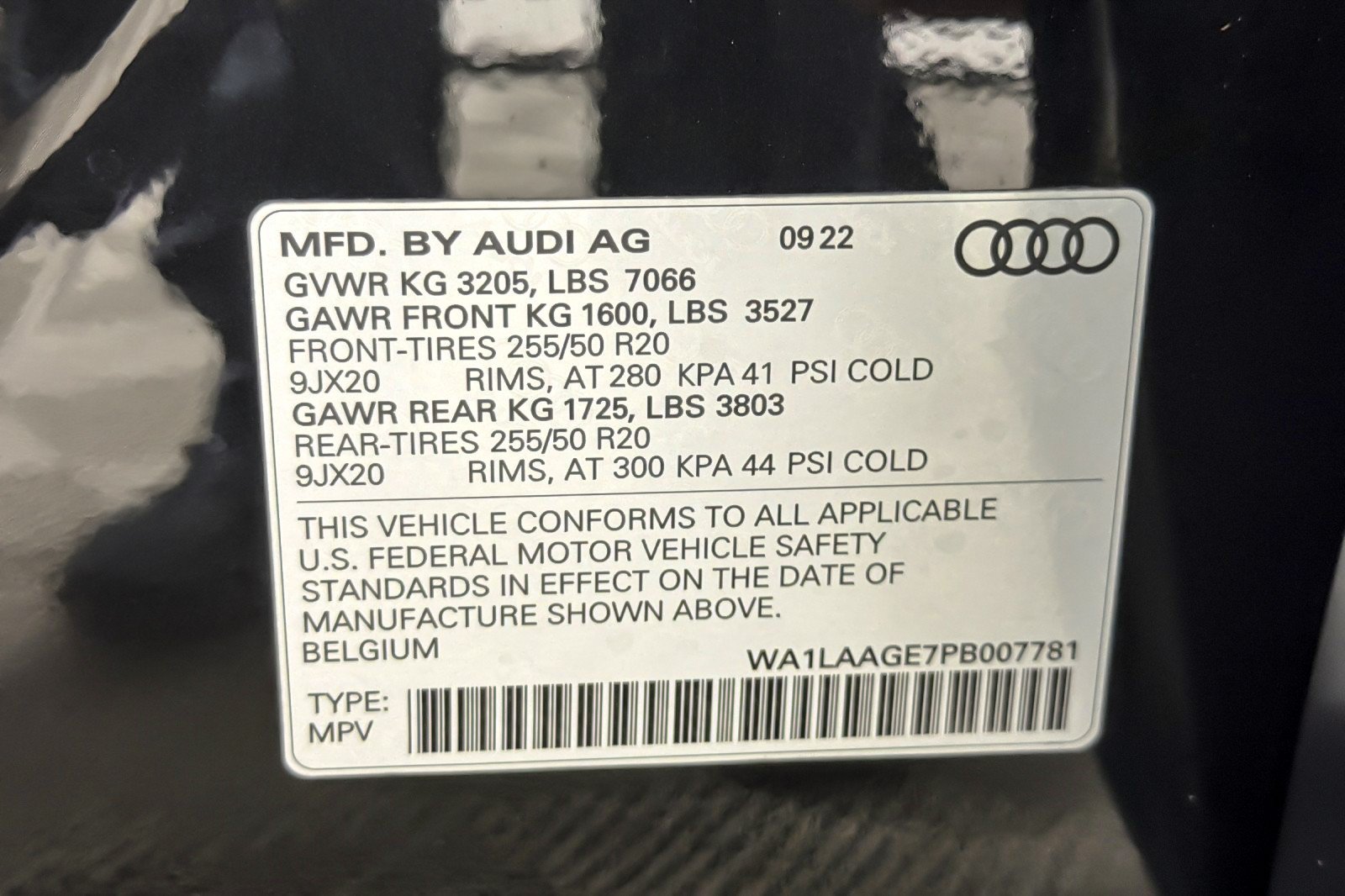 Used 2023 Audi e-tron Premium Plus w/ Premium Plus Package AWD/4WD image 27
