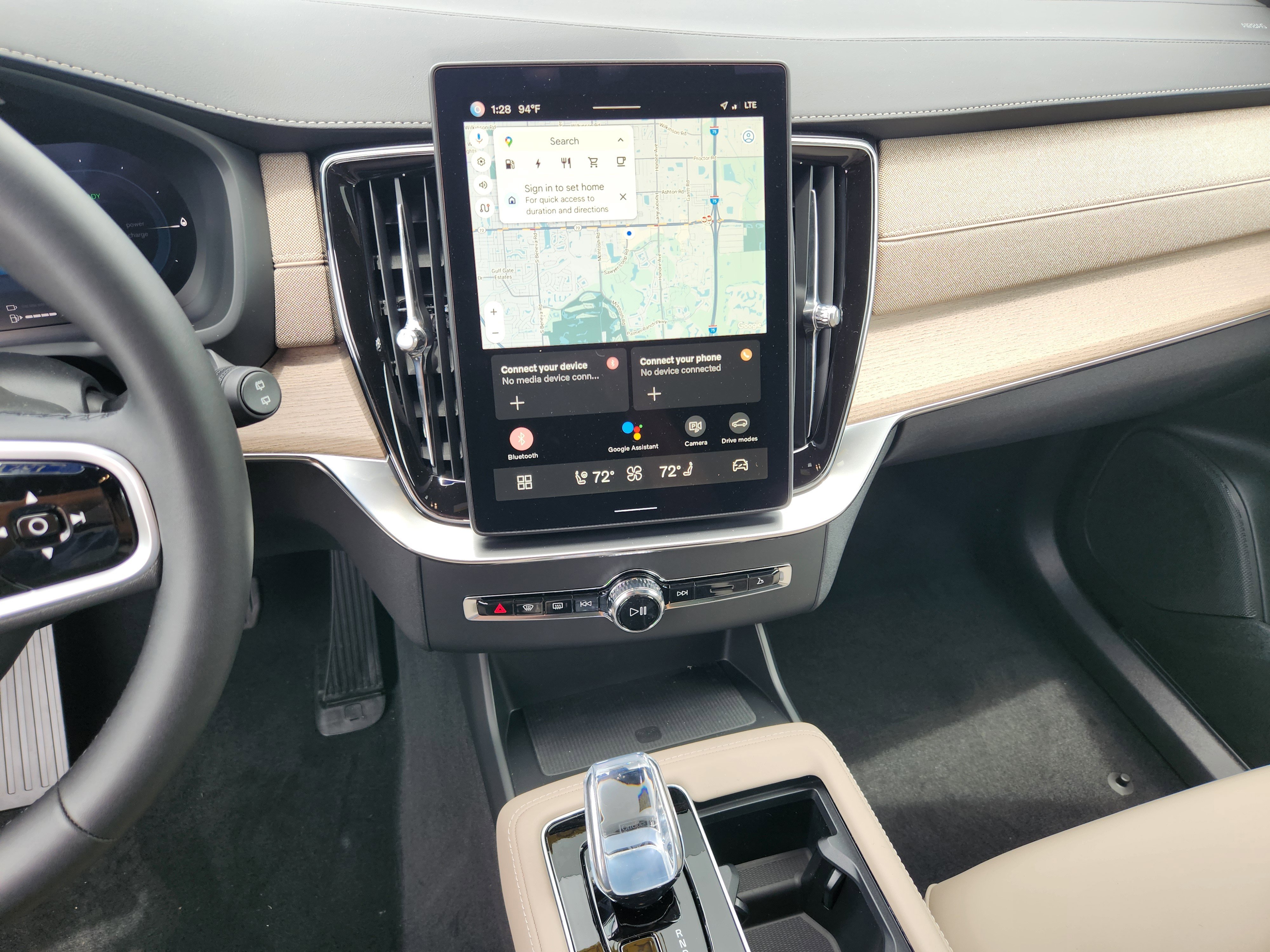 New 2025 Volvo XC90 T8 Plus w/ Protection Package image 26