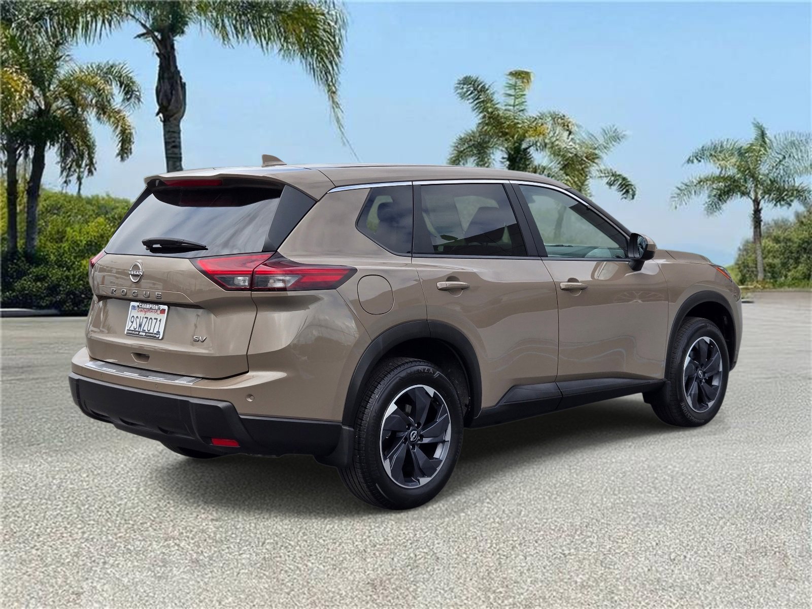 Used 2024 Nissan Rogue SV FWD image 4