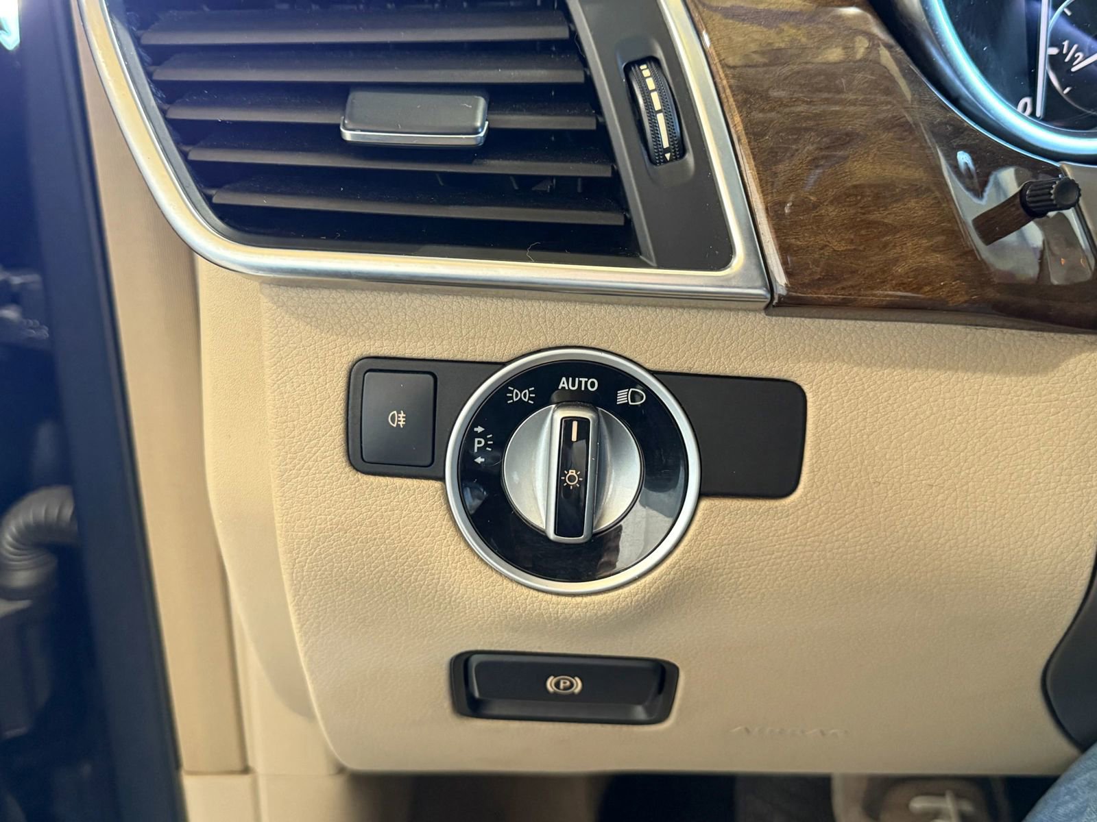 Used 2012 Mercedes-Benz ML 350 4MATIC w/ Premium 1 Pkg image 22