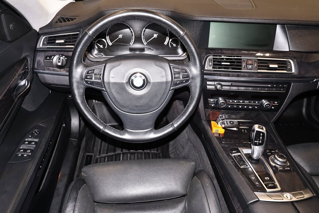 Used 2011 BMW 750Li xDrive image 24