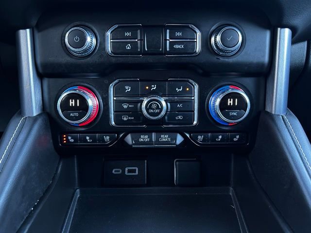 Used 2024 GMC Yukon SLT w/ SLT Luxury Package image 23