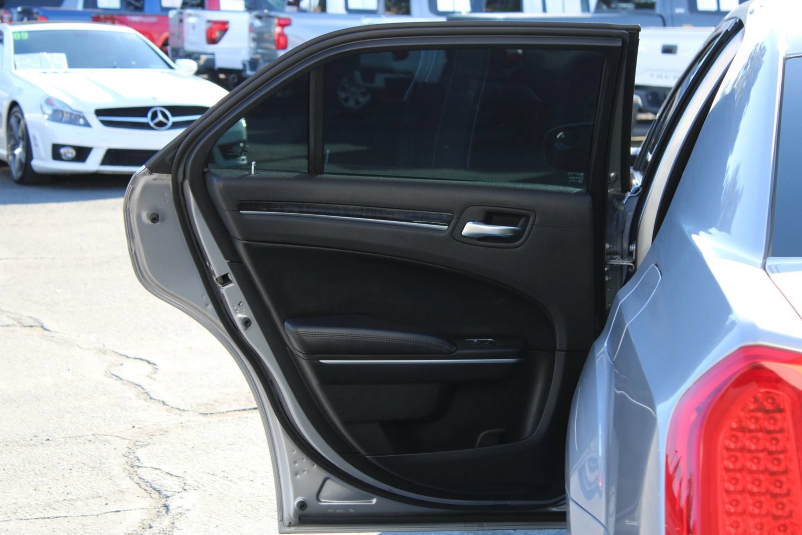 Used 2016 Chrysler 300 C RWD image 19