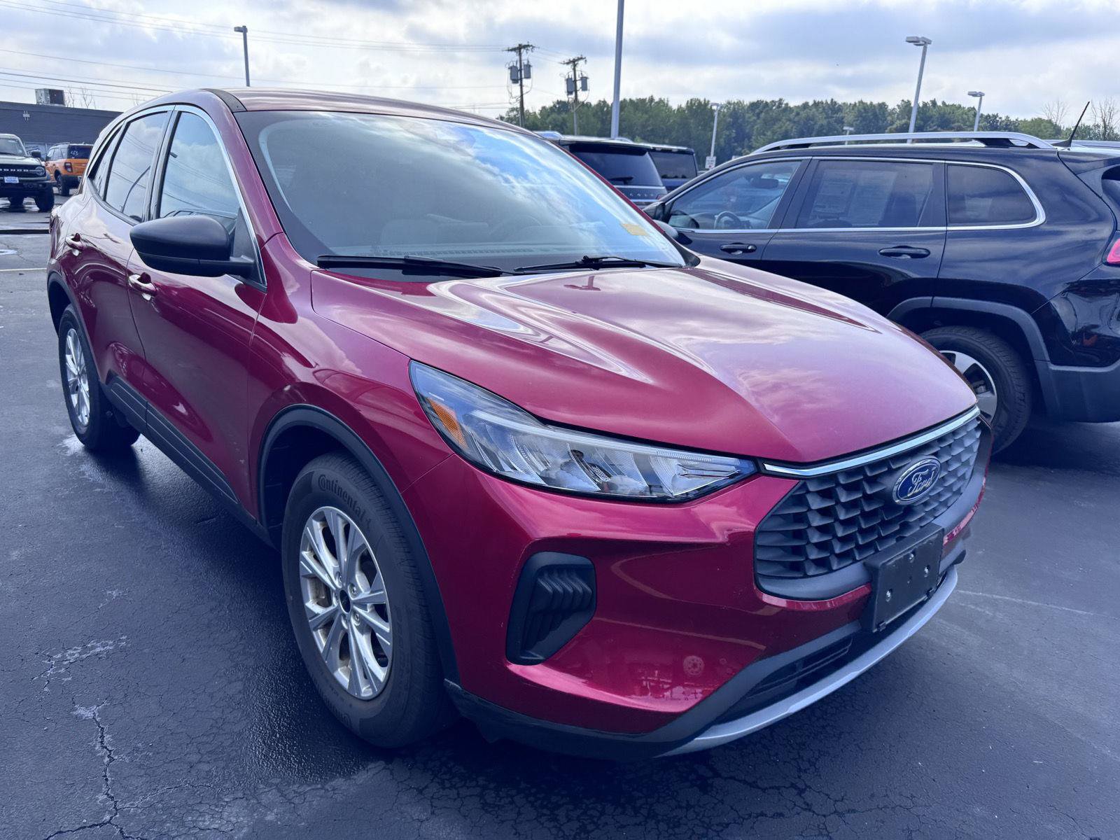 Used 2023 Ford Escape Active AWD/4WD image 3
