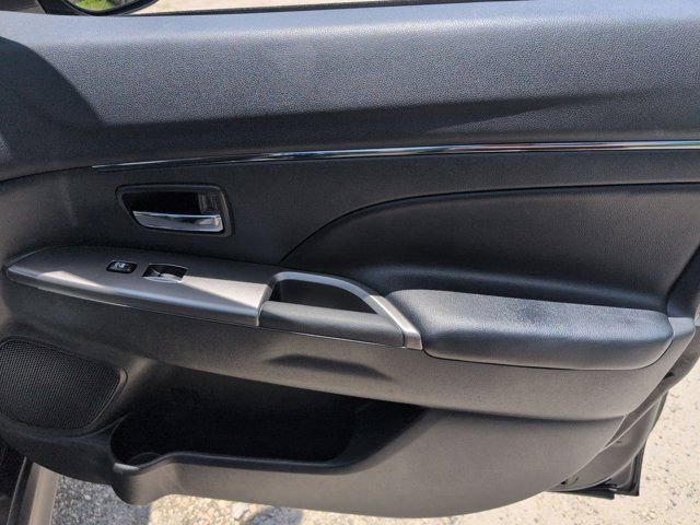 Used 2025 Mitsubishi Outlander Sport SE AWD/4WD image 32