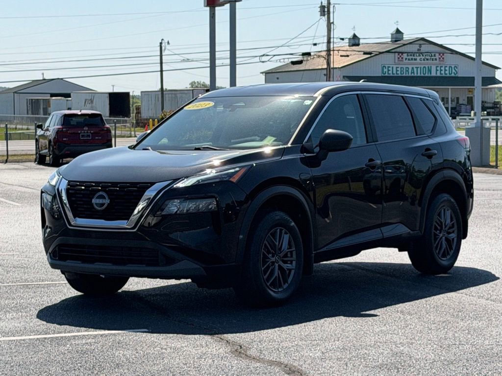 Used 2023 Nissan Rogue S AWD/4WD image 9