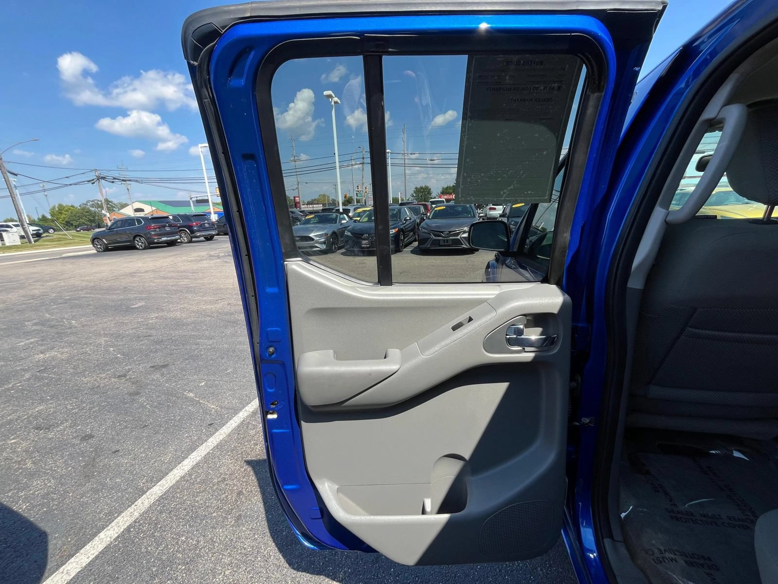 Used 2014 Nissan Frontier SV w/ SV Value Truck Package AWD/4WD image 43