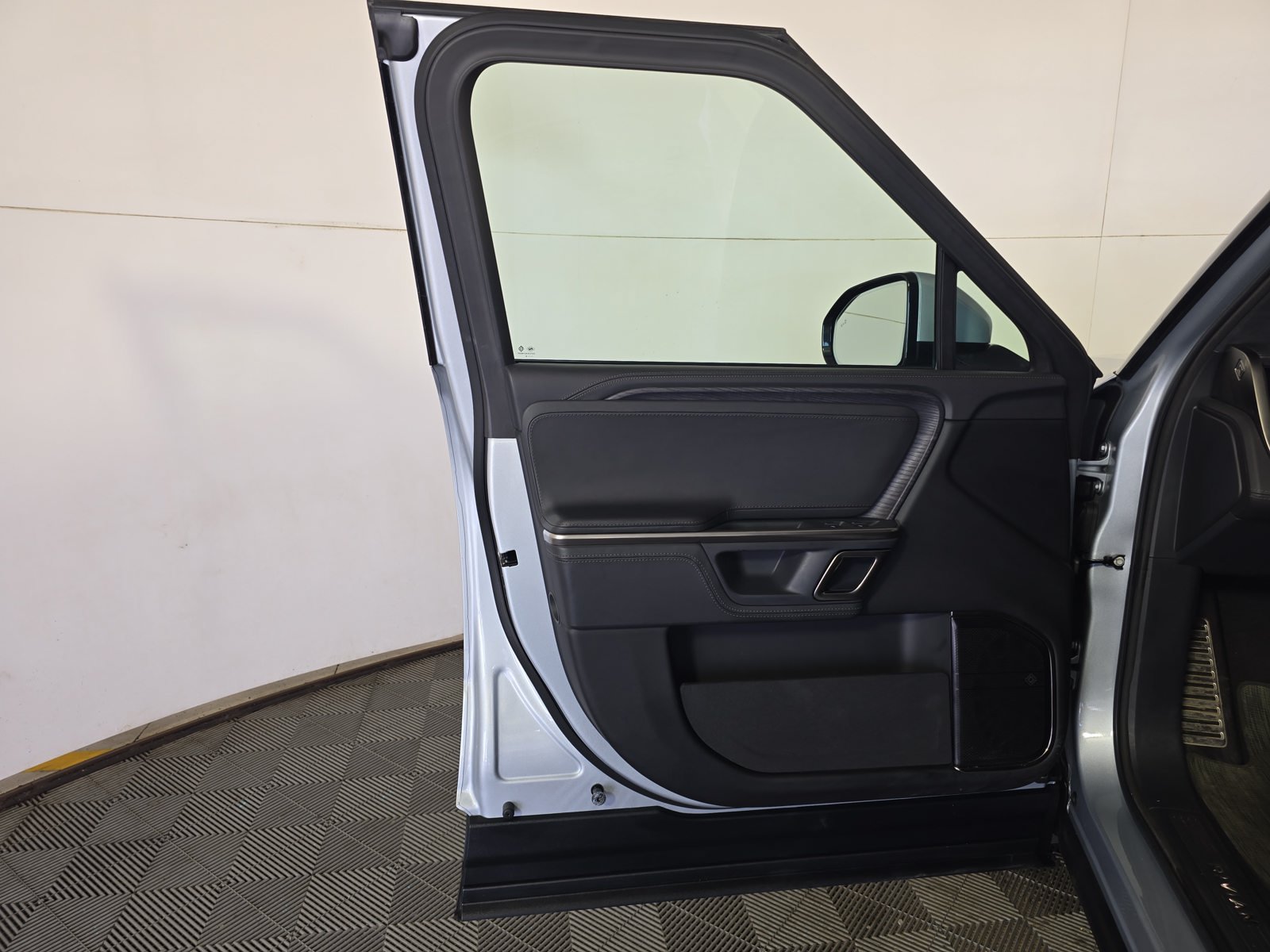 Used 2024 Rivian R1T Adventure Quad AWD/4WD image 16