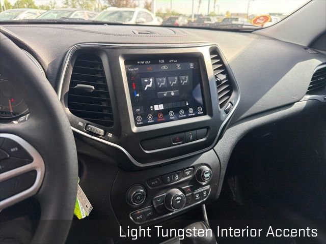 Used 2022 Jeep Cherokee Latitude w/ Sun & Sound Group AWD/4WD image 35