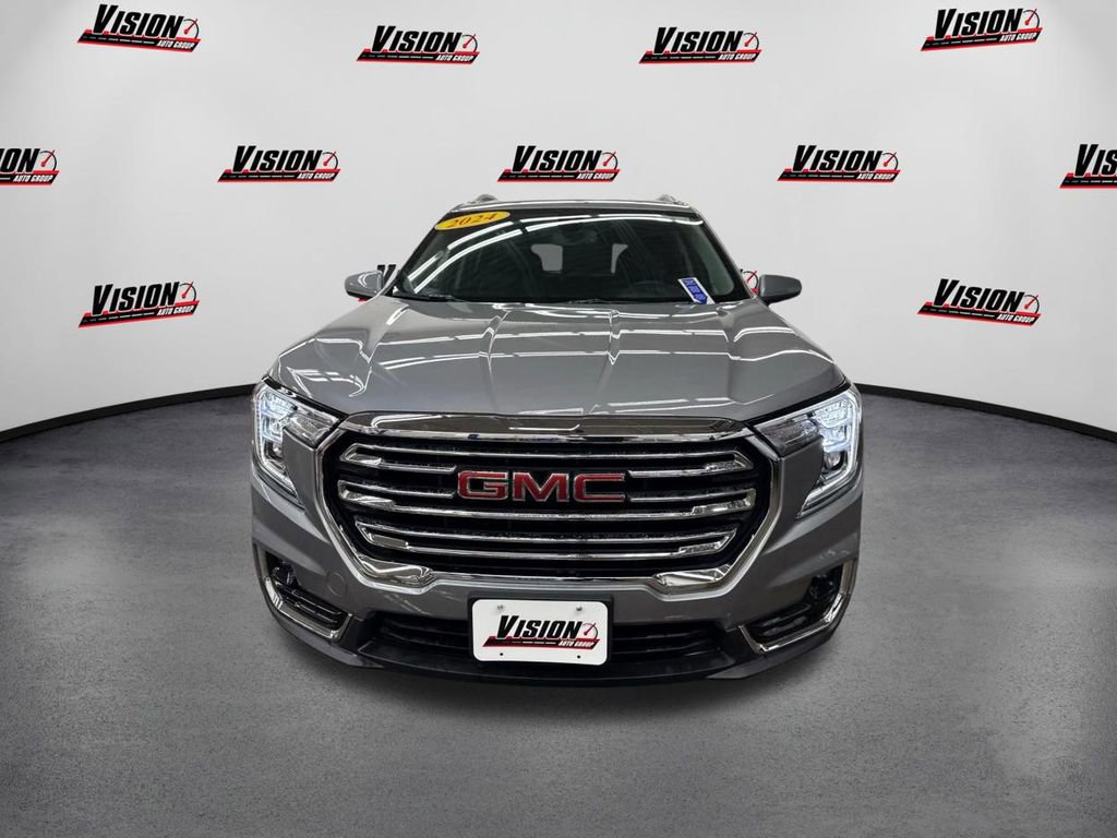 Used 2024 GMC Terrain SLT image 2