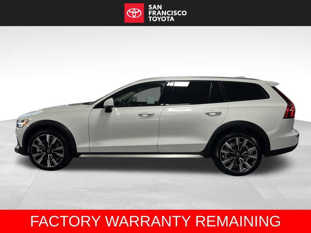 Used 2026 Volvo V60 B5 Cross Country Ultra w/ Climate Package AWD/4WD image 2
