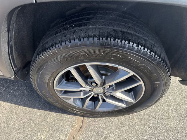 Used 2018 Jeep Grand Cherokee Limited image 14