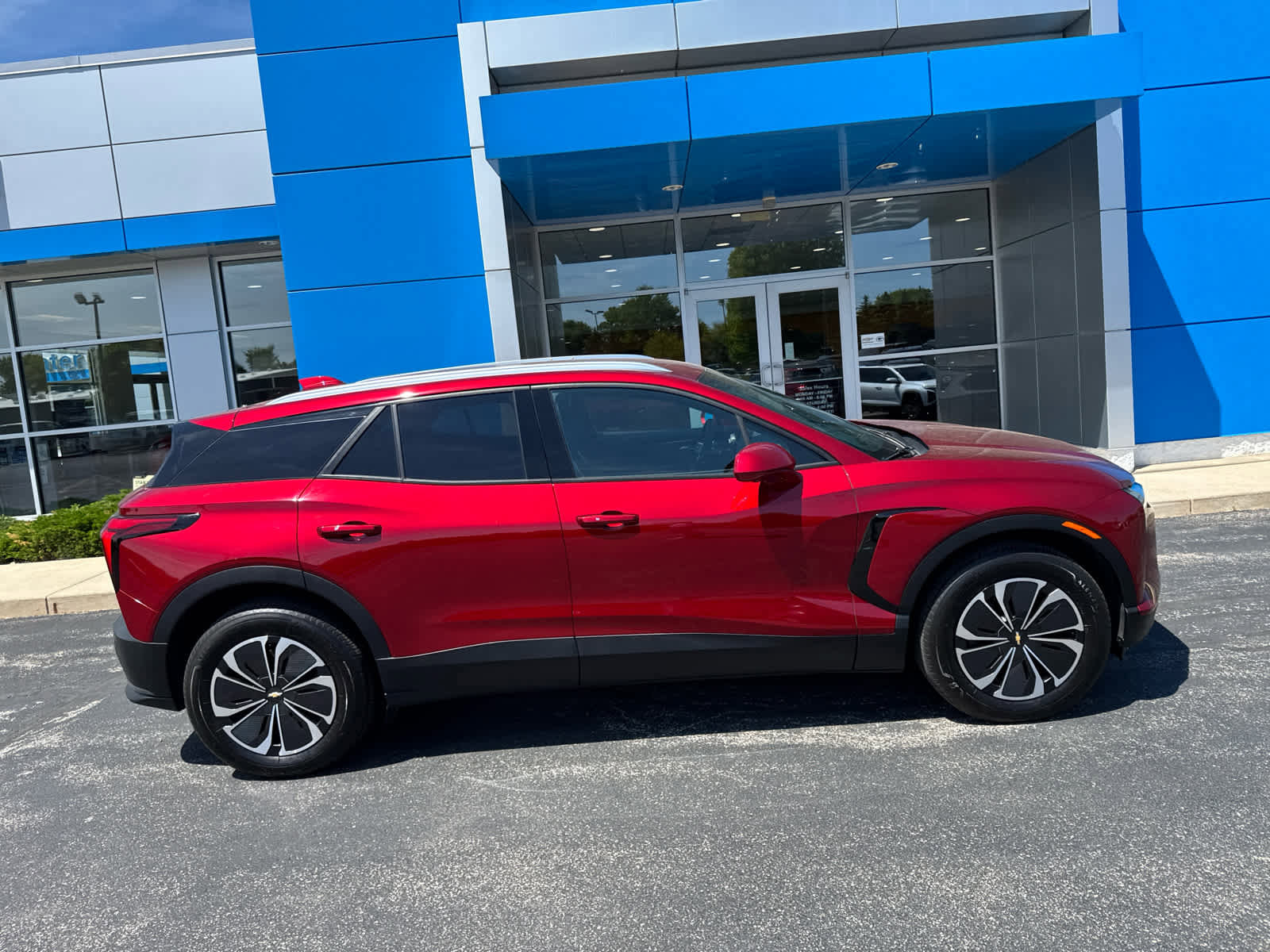 Used 2024 Chevrolet Blazer EV LT AWD/4WD image 3