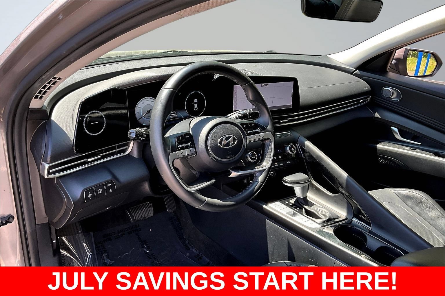 Used 2023 Hyundai Elantra Limited w/ Preferred Accessory Package FWD image 17