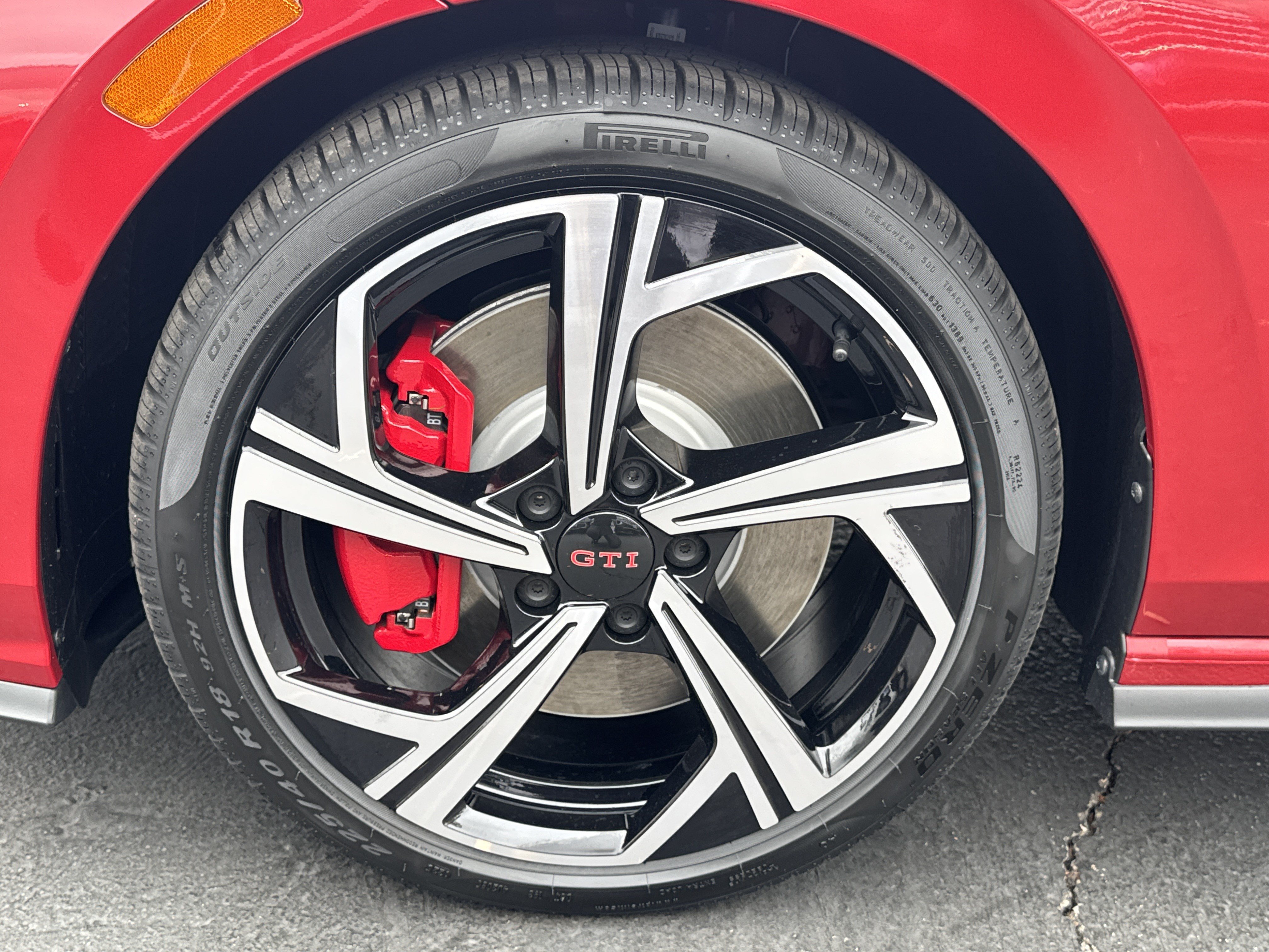 New 2026 Volkswagen Golf SE FWD image 11