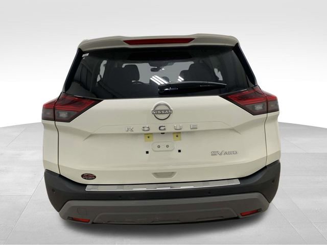 Used 2023 Nissan Rogue SV image 3