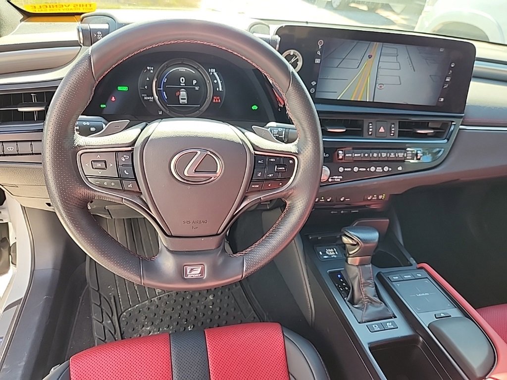 Used 2022 Lexus ES 300h F Sport image 4