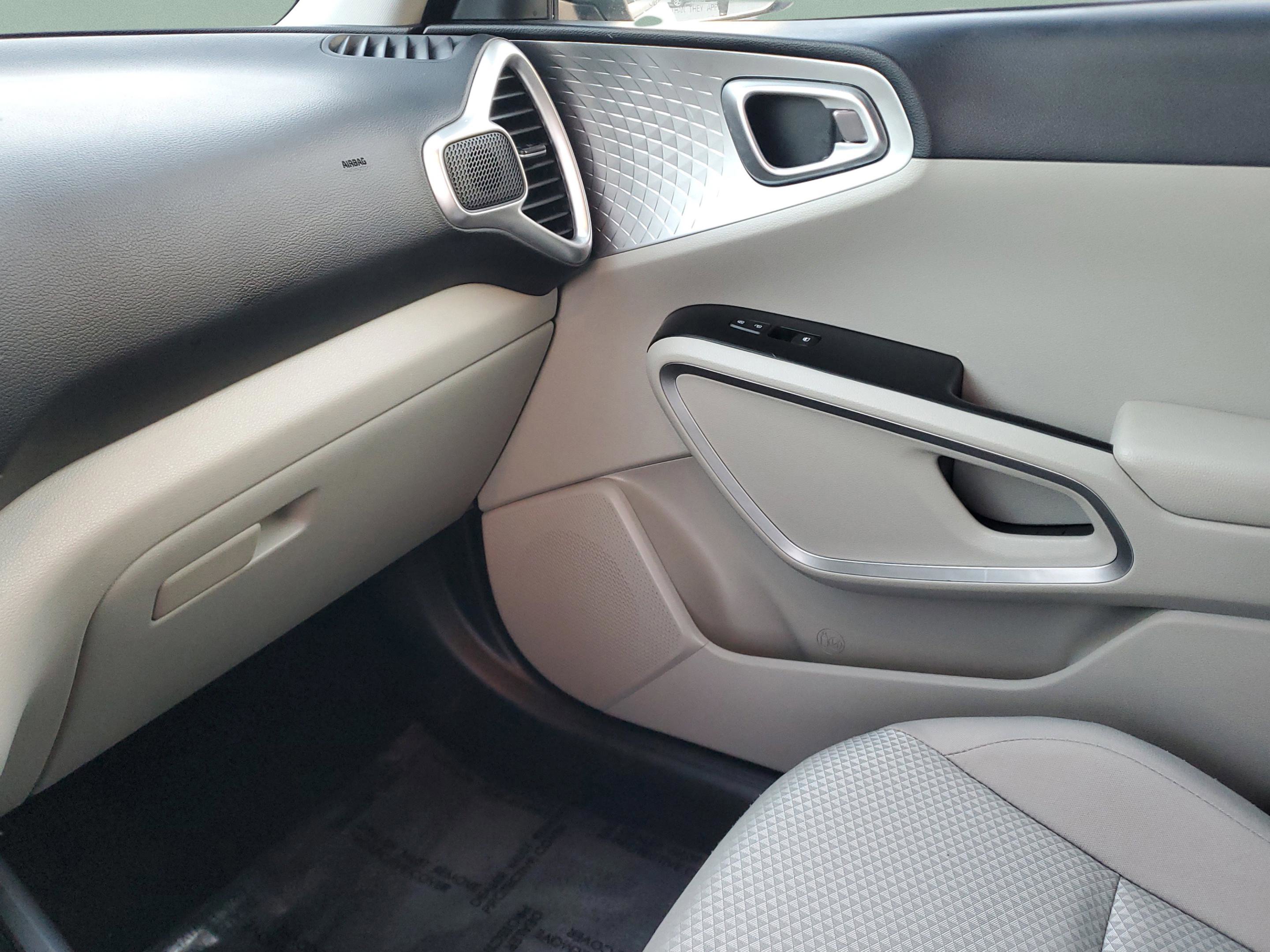 Certified 2023 Kia Soul LX w/ LX Technology Package image 23