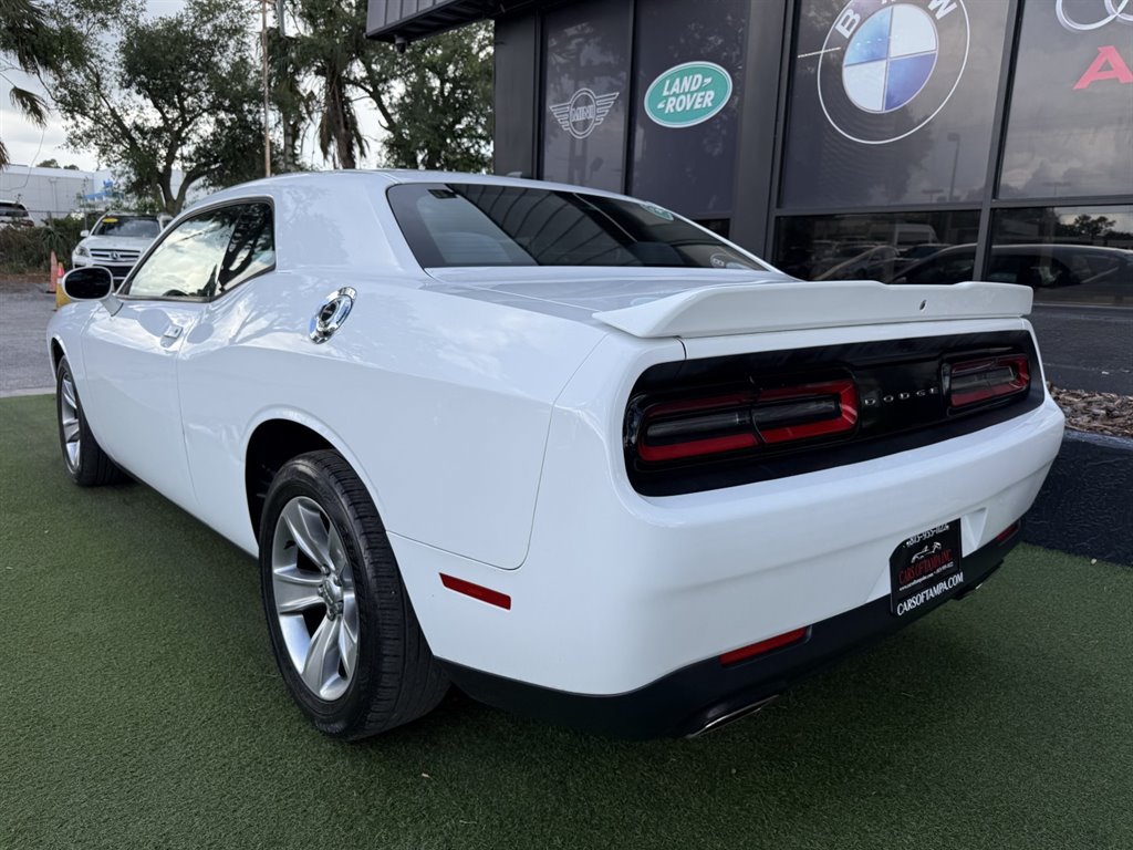 Used 2020 Dodge Challenger SXT RWD image 4