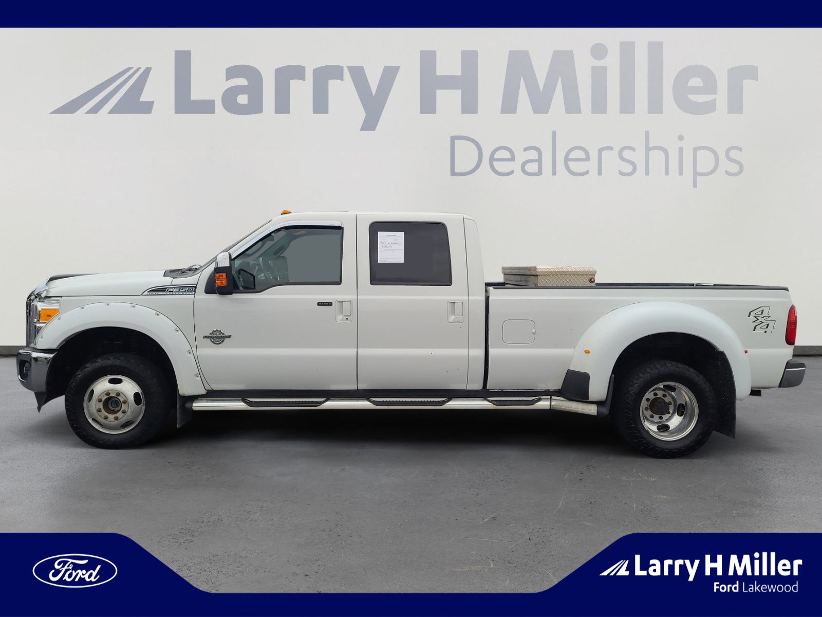 Used 2015 Ford F350 Lariat w/ Lariat Ultimate Package image 2