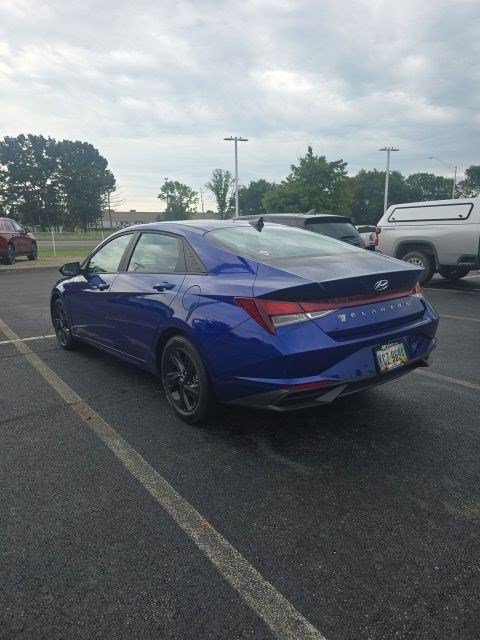 Used 2023 Hyundai Elantra SEL FWD image 4