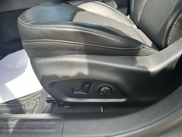 Used 2023 Jeep Compass Latitude w/ Convenience Group AWD/4WD image 37
