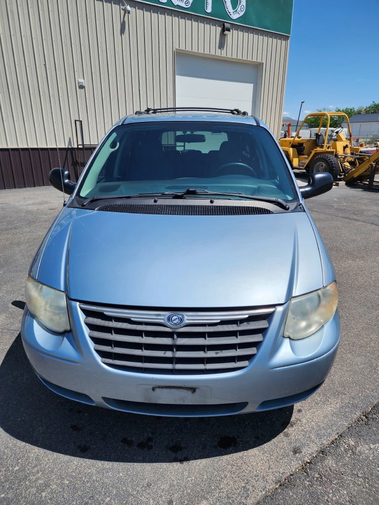 Used 2005 Chrysler Town & Country LX w/ Popular Equipment Group II image 3