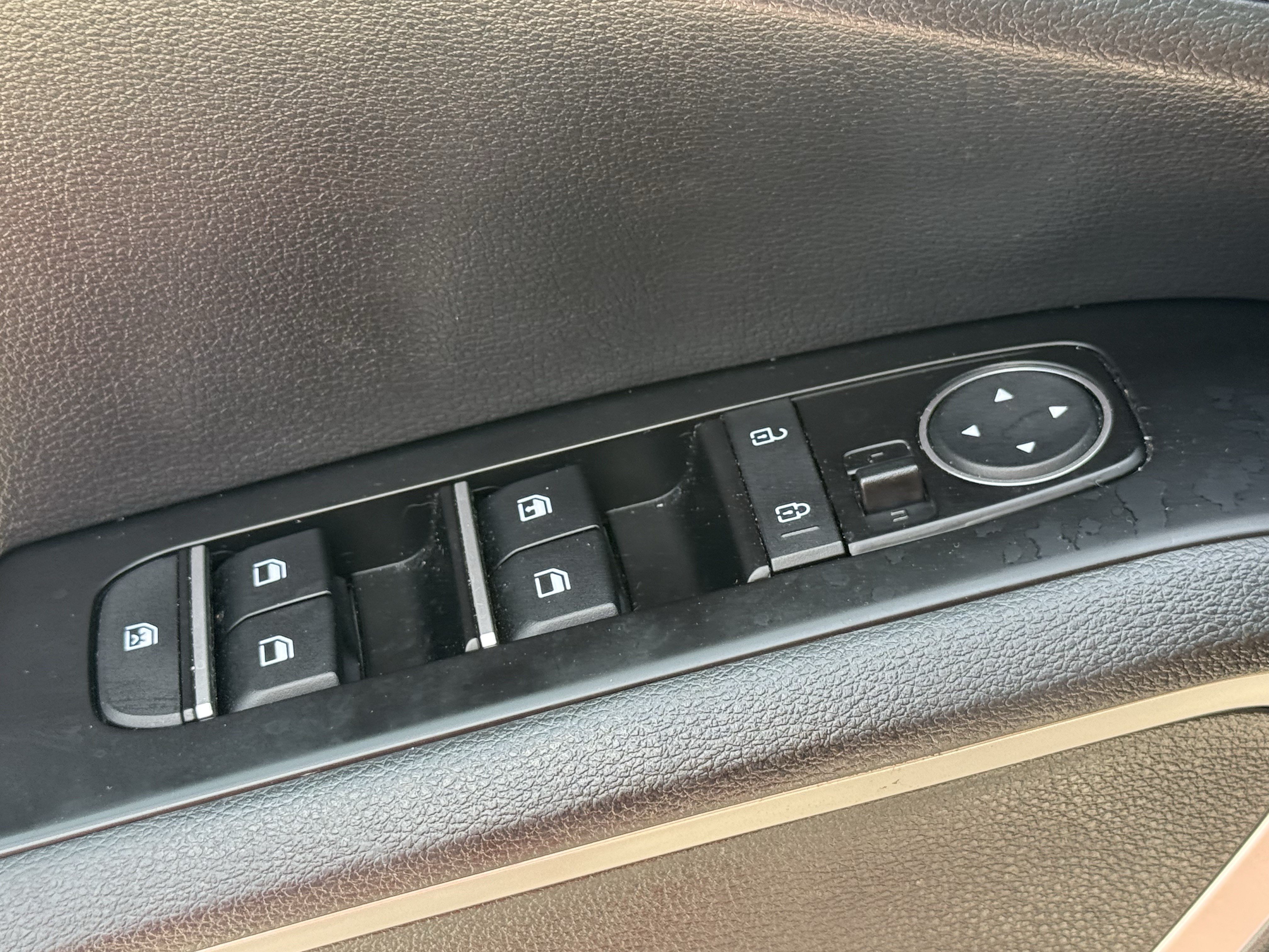 Used 2024 Kia Soul LX w/ Option Group 015 FWD image 25