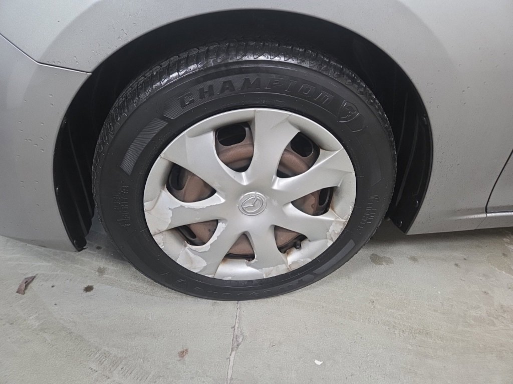 Used 2015 MAZDA MAZDA3 i Sport image 29