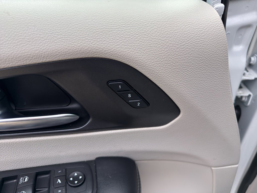 Used 2020 Chrysler Pacifica Limited w/ Advanced Safetytec Group image 14