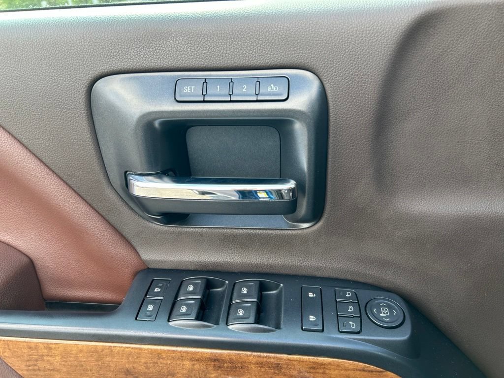 Used 2015 Chevrolet Silverado 2500 High Country w/ High Country Premium Package AWD/4WD image 15
