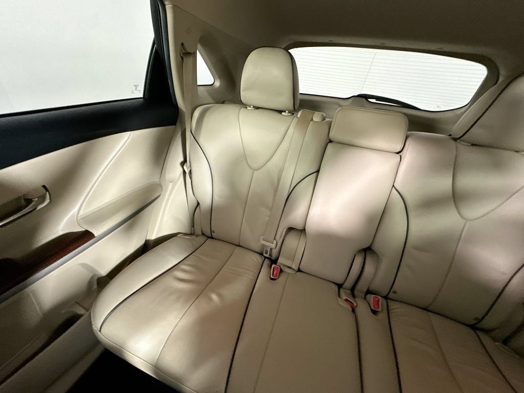 Used 2011 Toyota Venza w/ Leather Pkg FWD image 12