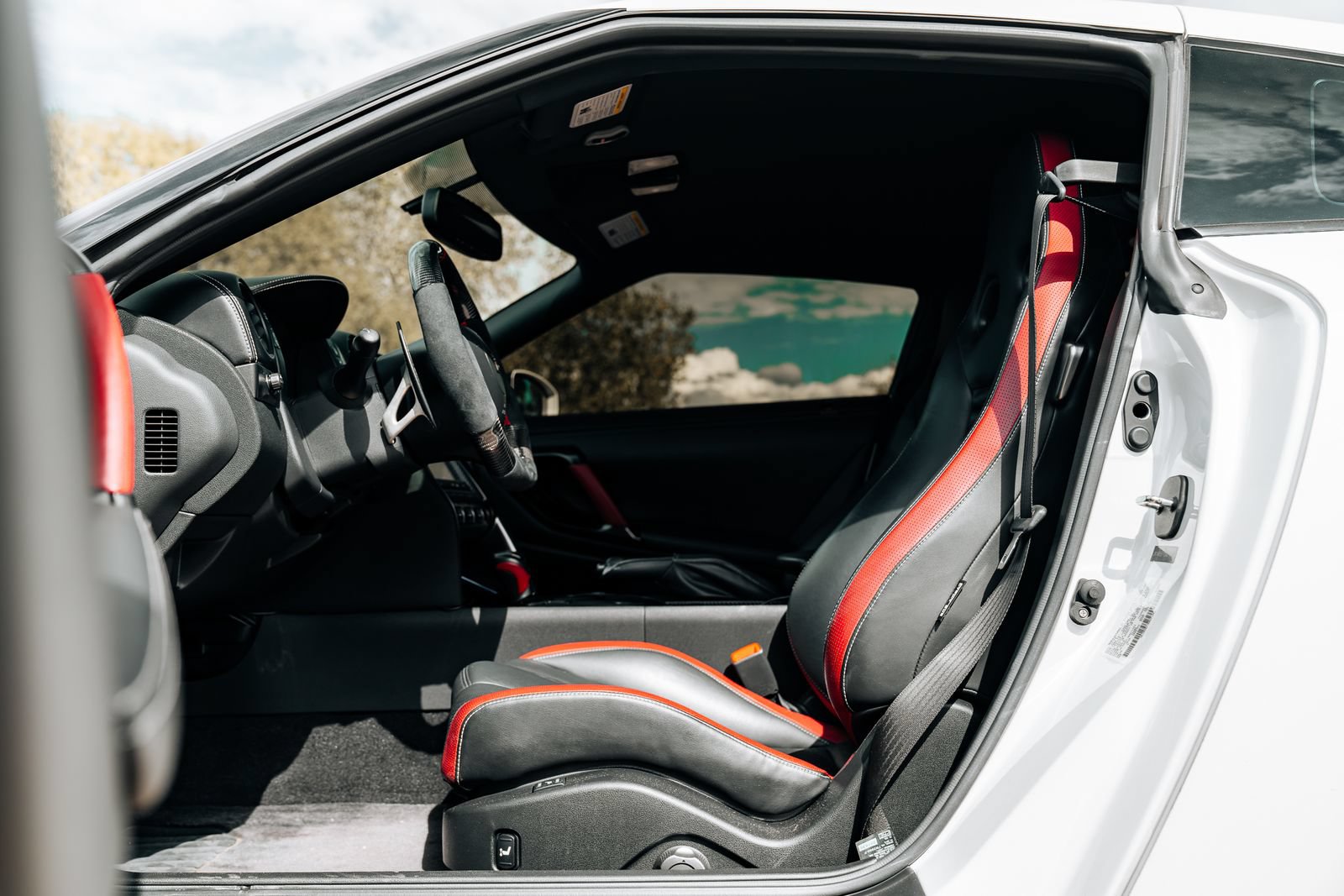 Used 2014 Nissan GT-R Black Edition AWD/4WD image 19