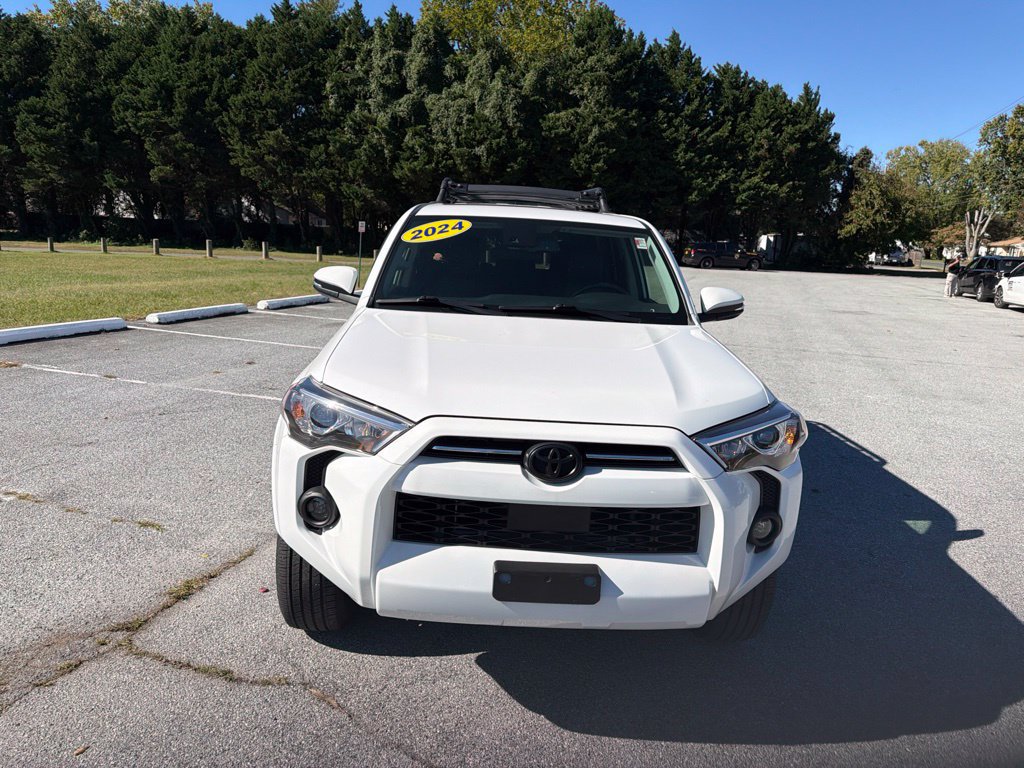 Used 2024 Toyota 4Runner SR5 Premium w/ Moonroof Package AWD/4WD image 15