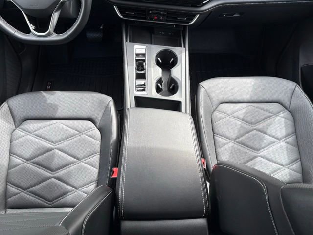 Used 2024 Volkswagen Atlas SE AWD/4WD image 21