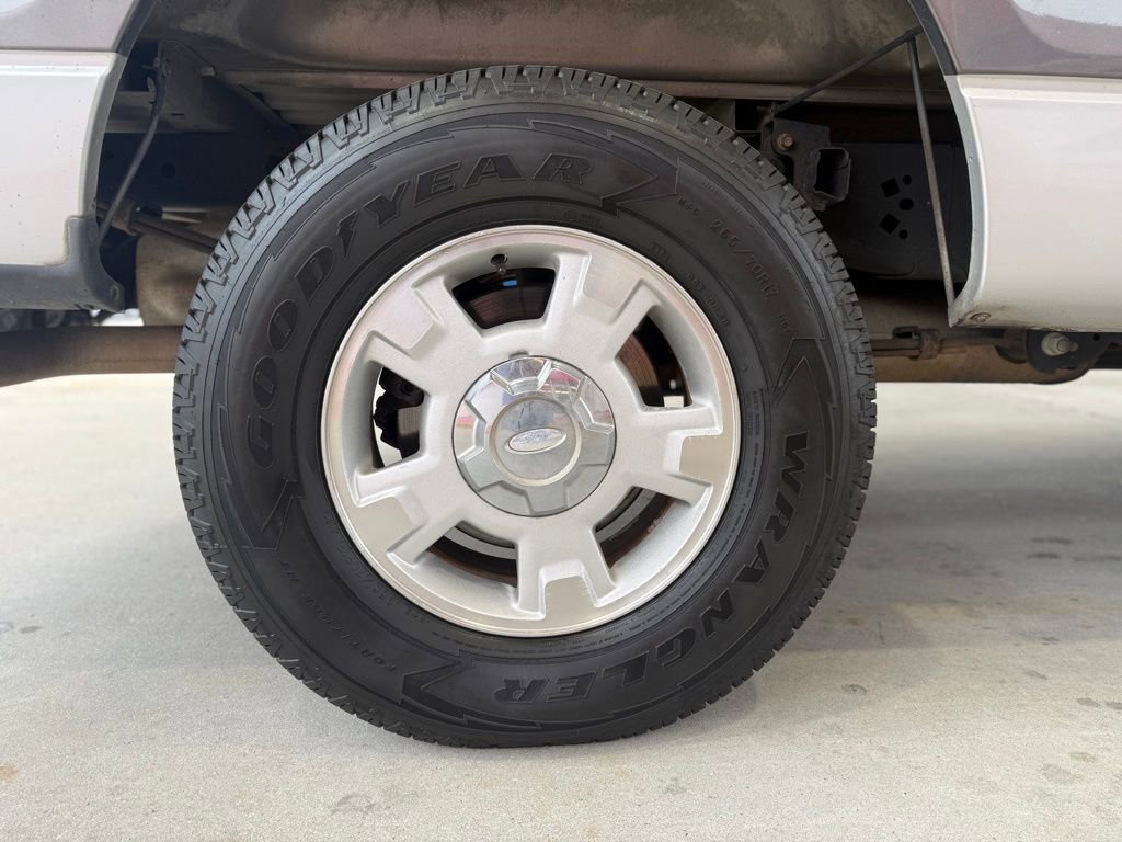 Used 2011 Ford F150 XLT w/ Off Road Pkg image 9