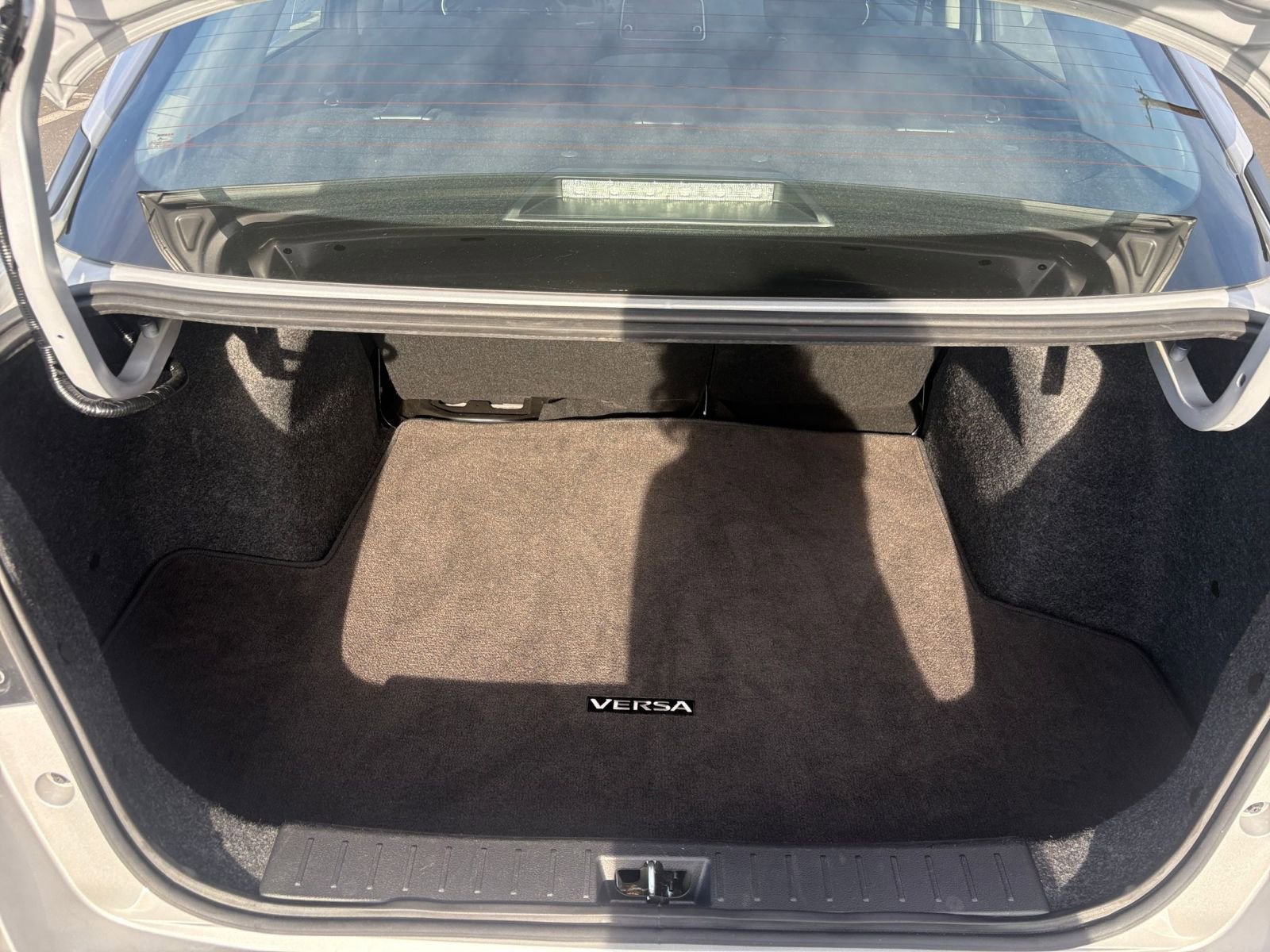 Used 2025 Nissan Versa SV image 29